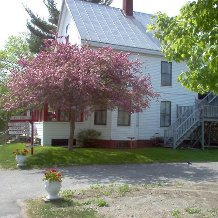 Parks Edge Inn Millinocket Екстериор снимка