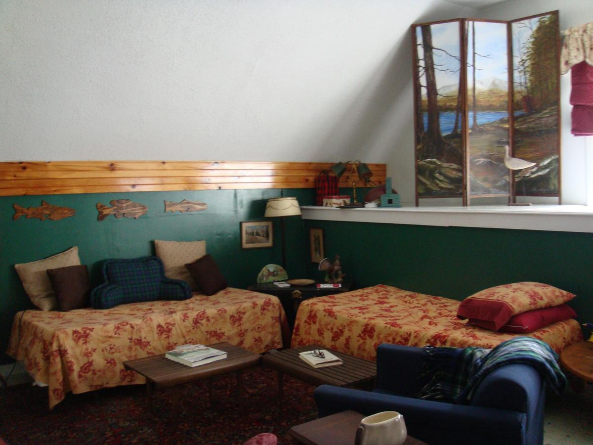 Parks Edge Inn Millinocket Екстериор снимка